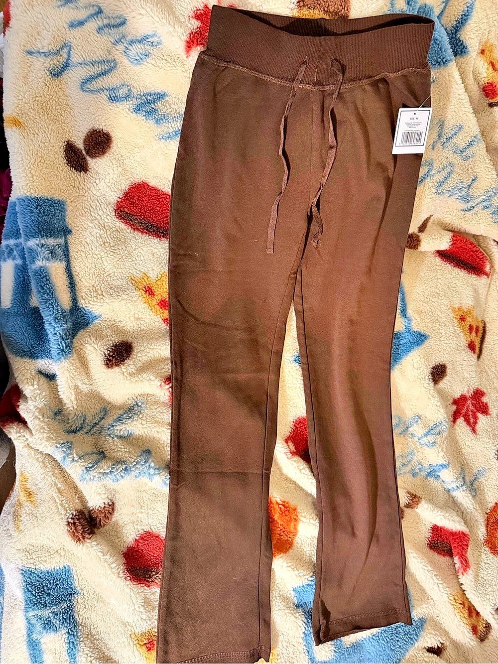 BRAND NEW WITH TAGS
CHOCOLATE BROWN FLARED LEG SWEATPANTS